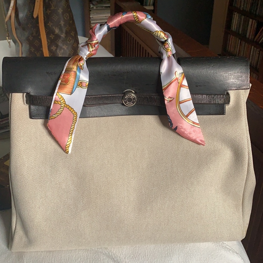 Hermès Bundle: Authentic Hermès herbag, authentic Hermès charm & box (& twilly)